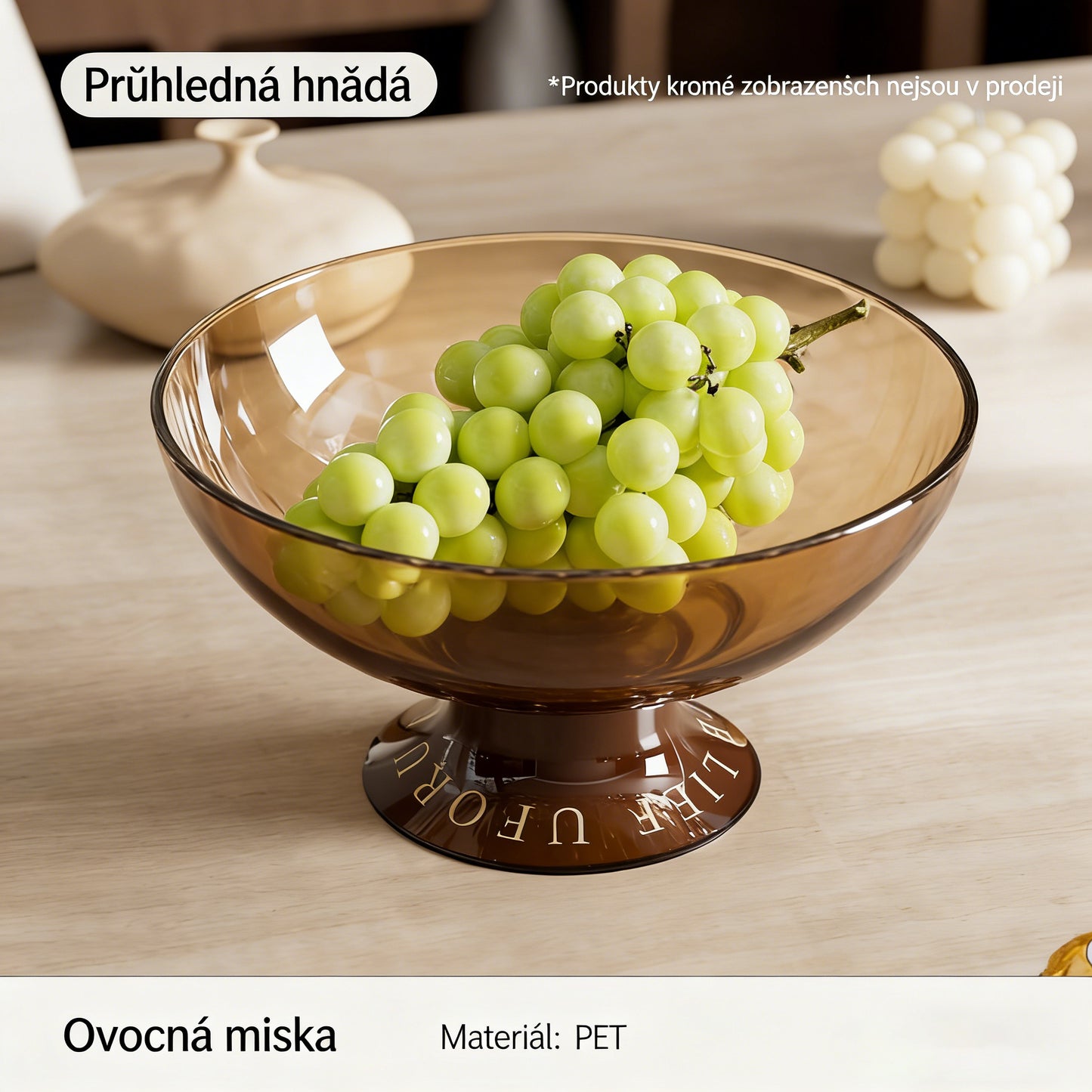 Domácí obývací pokoj konferenční stolek svačina a tác s cukrovinkami🌱