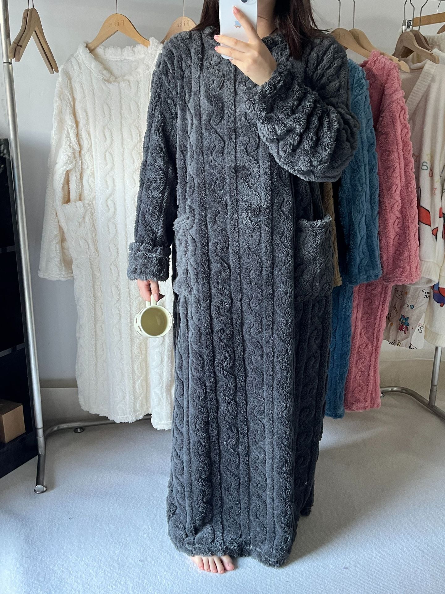 Zimní teplé a pohodlné domácí oblečení z korálového fleecu