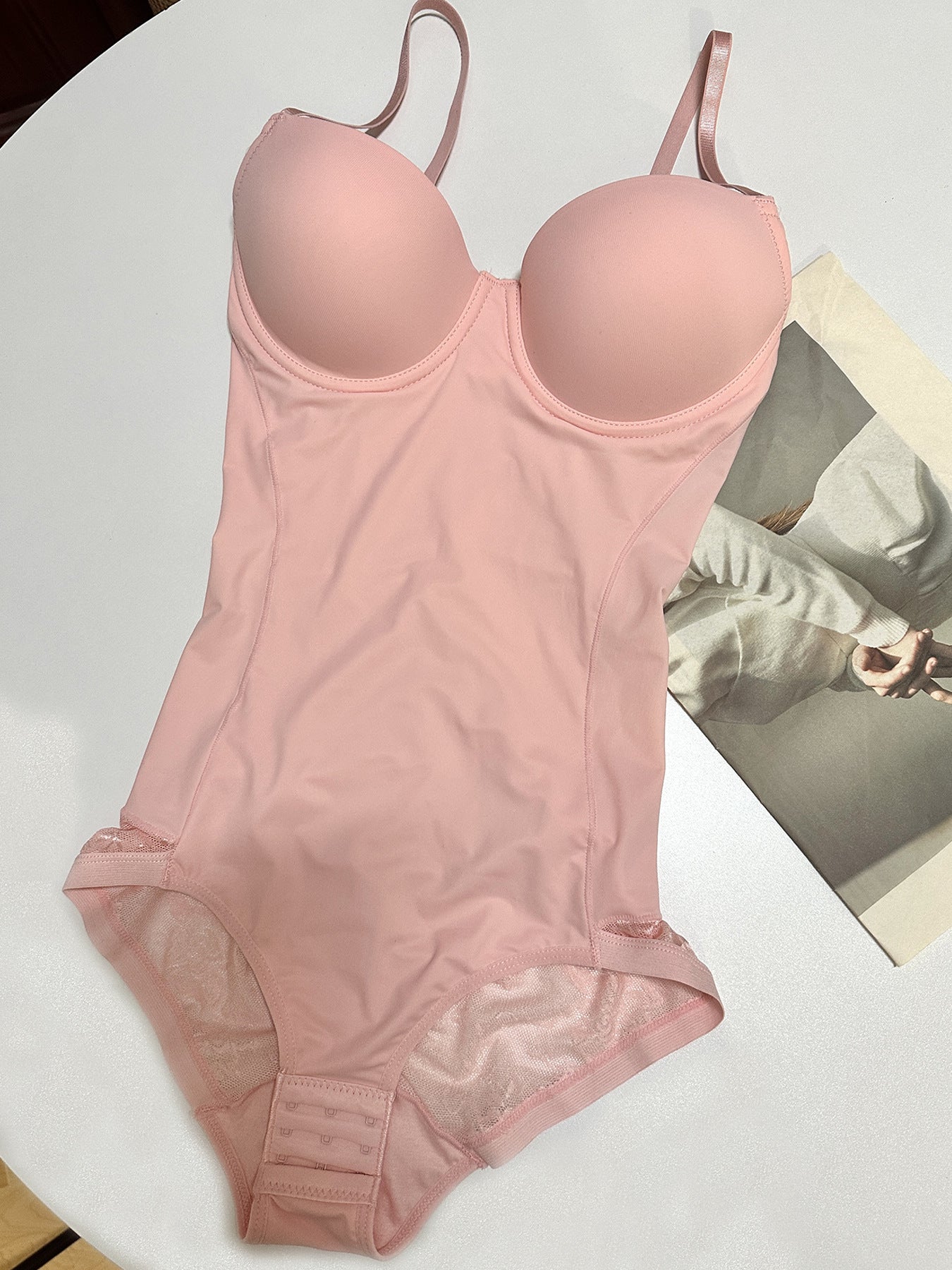 Stahovací body s podprsenkou | Nastavitelný pas, s možností splývání, pro zeštíhlující efekt