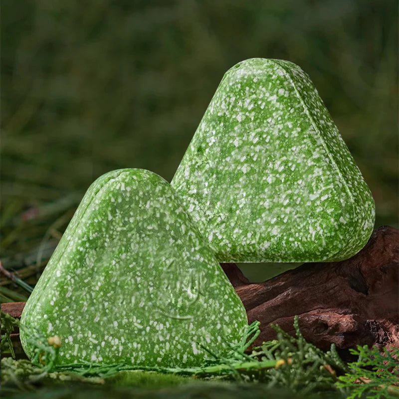 Přírodní tuhý šampon pro posílení vlasů