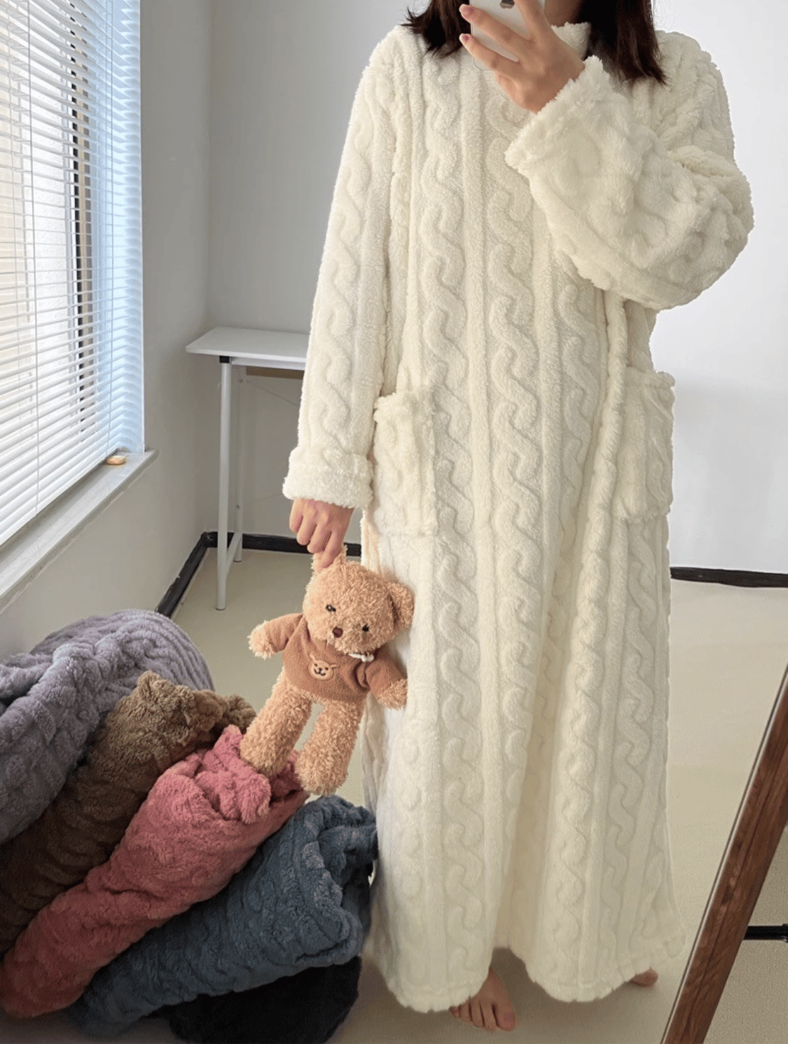 Zimní teplé a pohodlné domácí oblečení z korálového fleecu