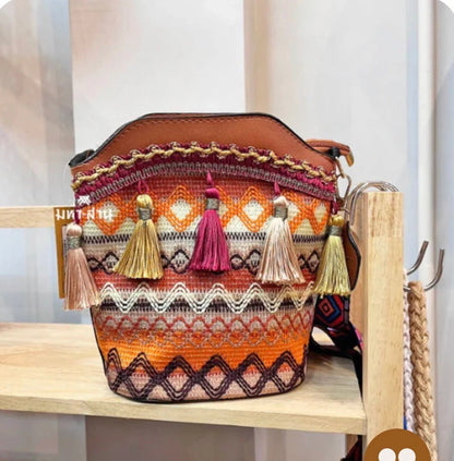 🧵 Růně tkaná kabelka ve stylu dómorodnch Američanů – 4 barvy