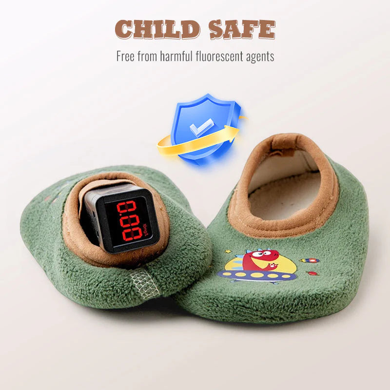 Silné a protiskluzové podlahové ponožky pro miminka