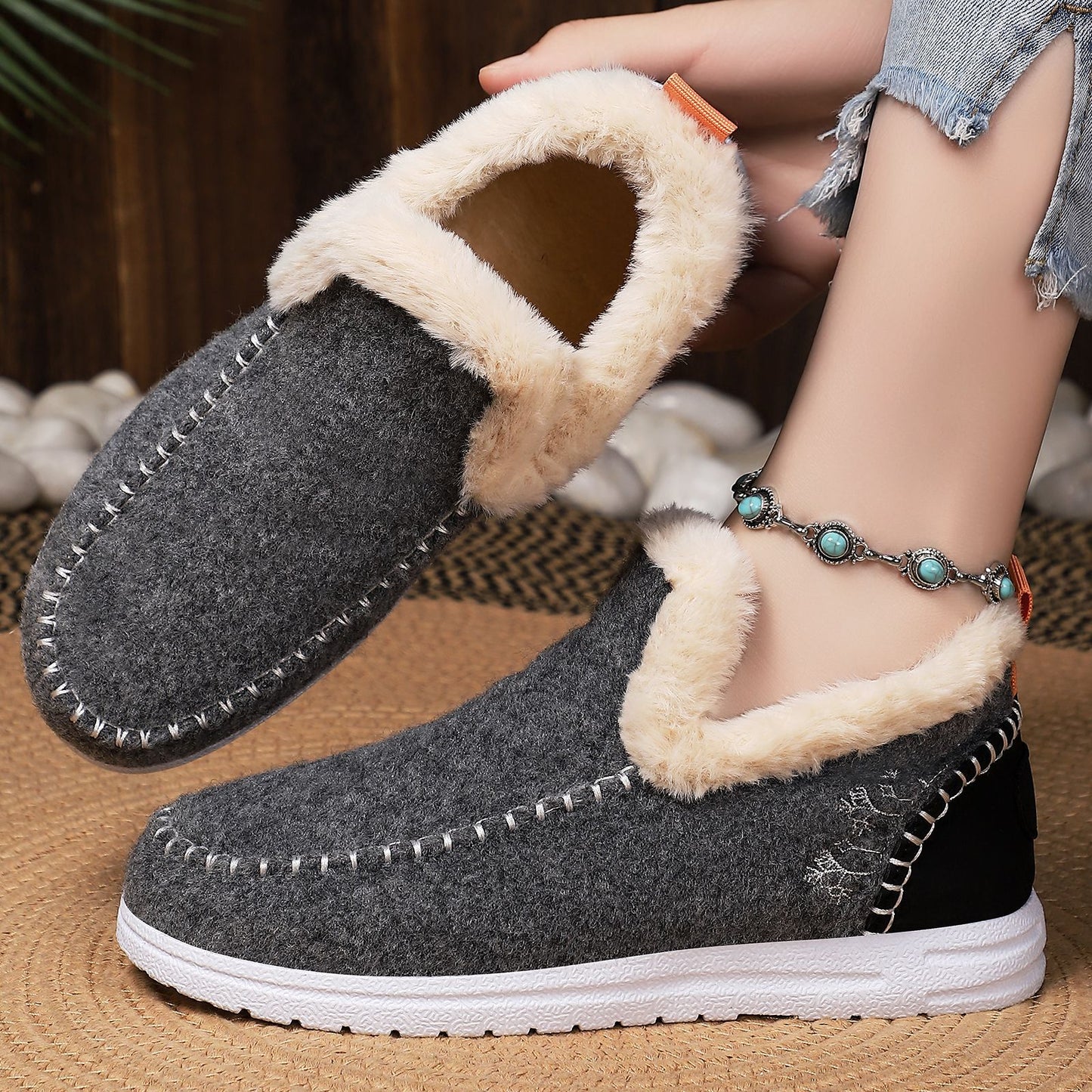 🔥Last Day Promotion 50% OFF - Women's Handcrafted Comfortable Slip-On Snow Boots