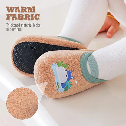 Silné a protiskluzové podlahové ponožky pro miminka