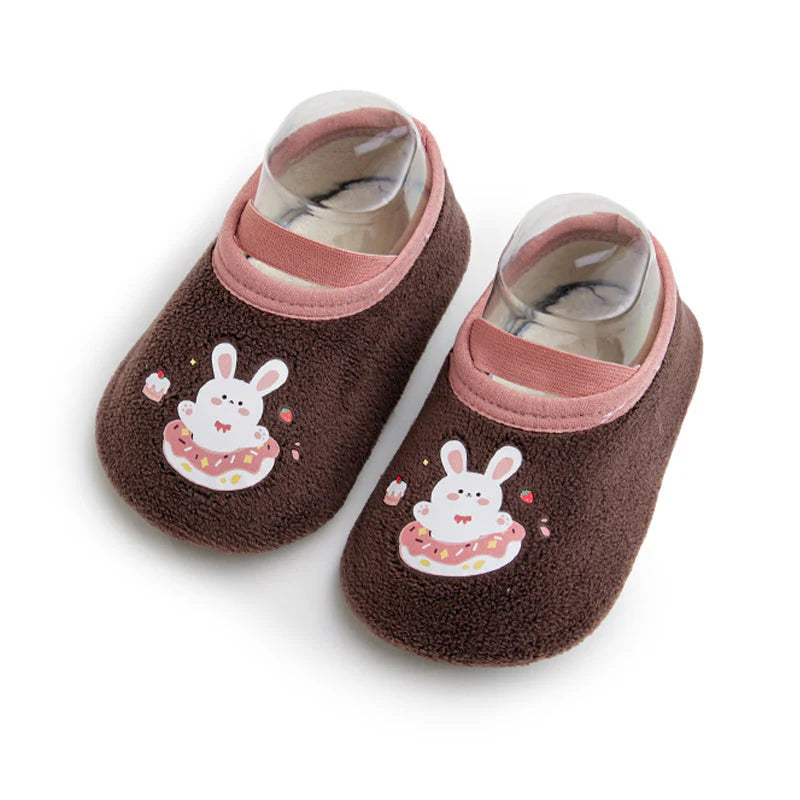 Silné a protiskluzové podlahové ponožky pro miminka