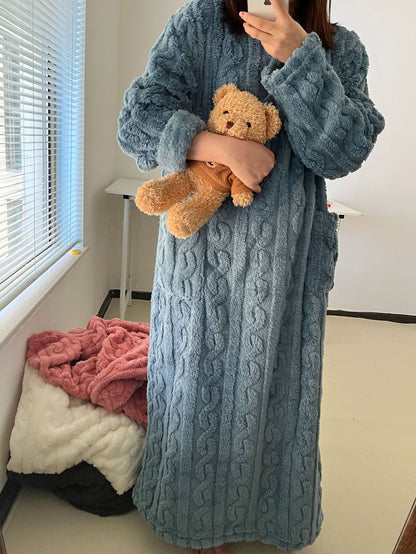 Zimní teplé a pohodlné domácí oblečení z korálového fleecu