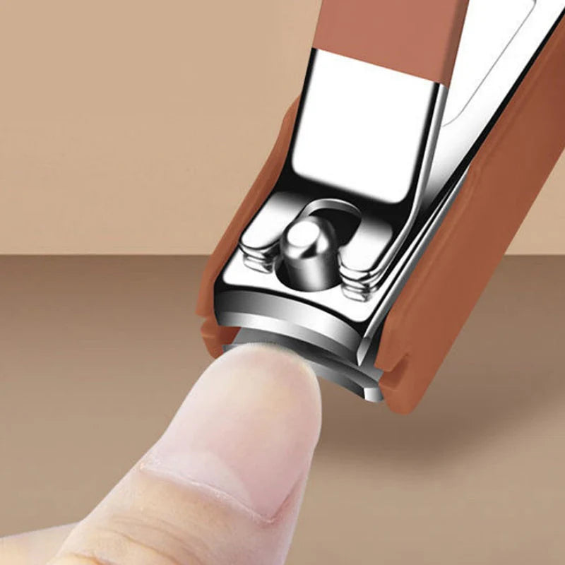 Přenosná 7dílná sada na manikúru s kleštičkami na nehty