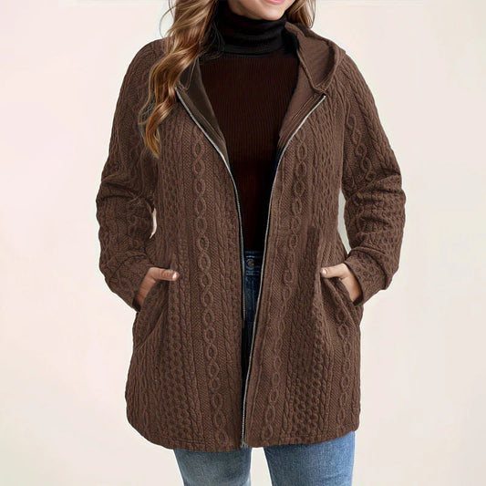 Bunda s kapucí, volným střihem a texturovanou tkaninou