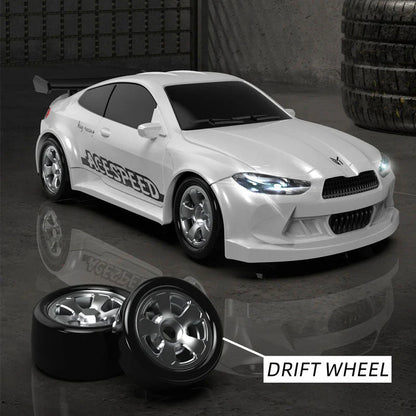 Driftovací auto na dálkové ovládání s pohonem všech čtyř kol