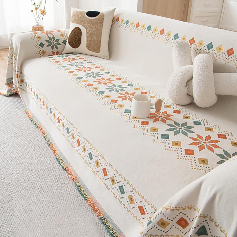 Oboustranný potah na pohovku v bohémském stylu s třásněmi